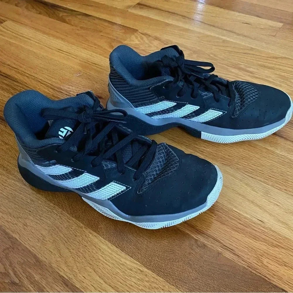 James Harden Stepback Basketball Shoes – Black & White – Big Kids Size 5.5